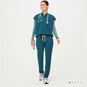 Figs yola small tall evergreen scrub pants